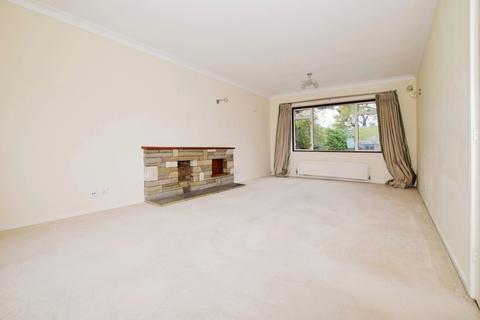 4 bedroom detached house to rent, Hitherwood Cranleigh GU6