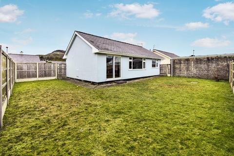 4 bedroom detached bungalow for sale, Cefn Y Gader, Morfa Bychan, Porthmadog