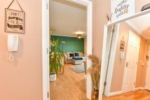 1 bedroom apartment for sale, Kingston Crescent, Portsmouth, Hampshire