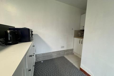 Studio to rent, Cambridge Road, Gillingham, ME8