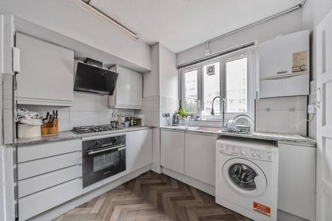 3 bedroom flat to rent, Green Lanes, Finsbury Park, London, N4