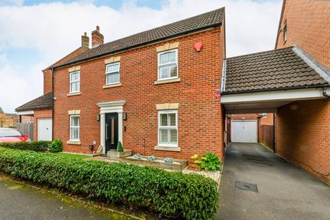 4 bedroom detached house for sale, Parsons Road, Langley, Slough, SL3