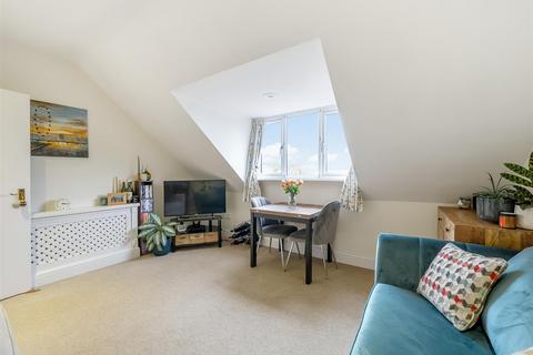 2 bedroom apartment for sale, Blenheim Gardens, London, NW2