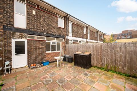 3 bedroom terraced house to rent, Birch Close, Peckham, London, SE15