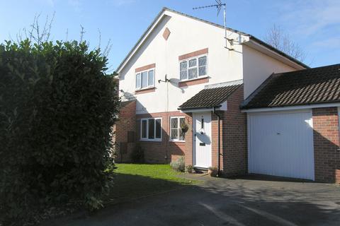 2 bedroom semi-detached house to rent, Collins Close, Newbury RG14