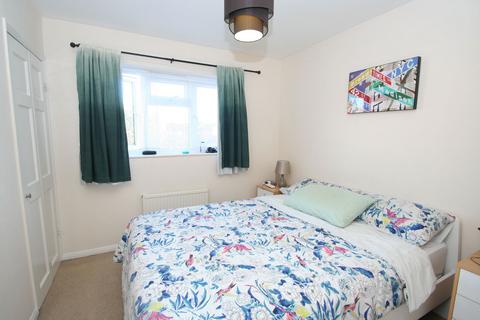 2 bedroom semi-detached house to rent, Collins Close, Newbury RG14