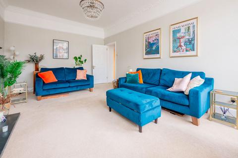 2 bedroom flat for sale, Palmeira Avenue, Westcliff-On-Sea SS0