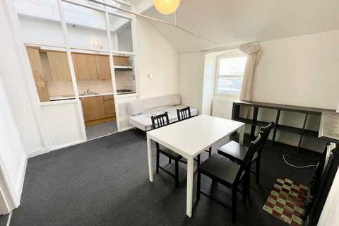 3 bedroom apartment to rent, Richmond Place, Brighton