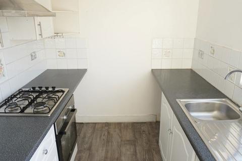 2 bedroom terraced house to rent, 8 Swaledale Avenue, Hull, HU9 3UE