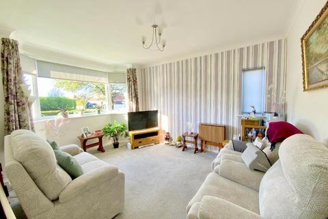 2 bedroom semi-detached bungalow for sale, Emfield Grove, Scartho