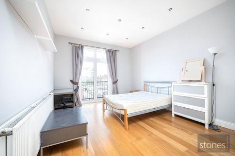 4 bedroom apartment to rent, Camden Road, London, N7