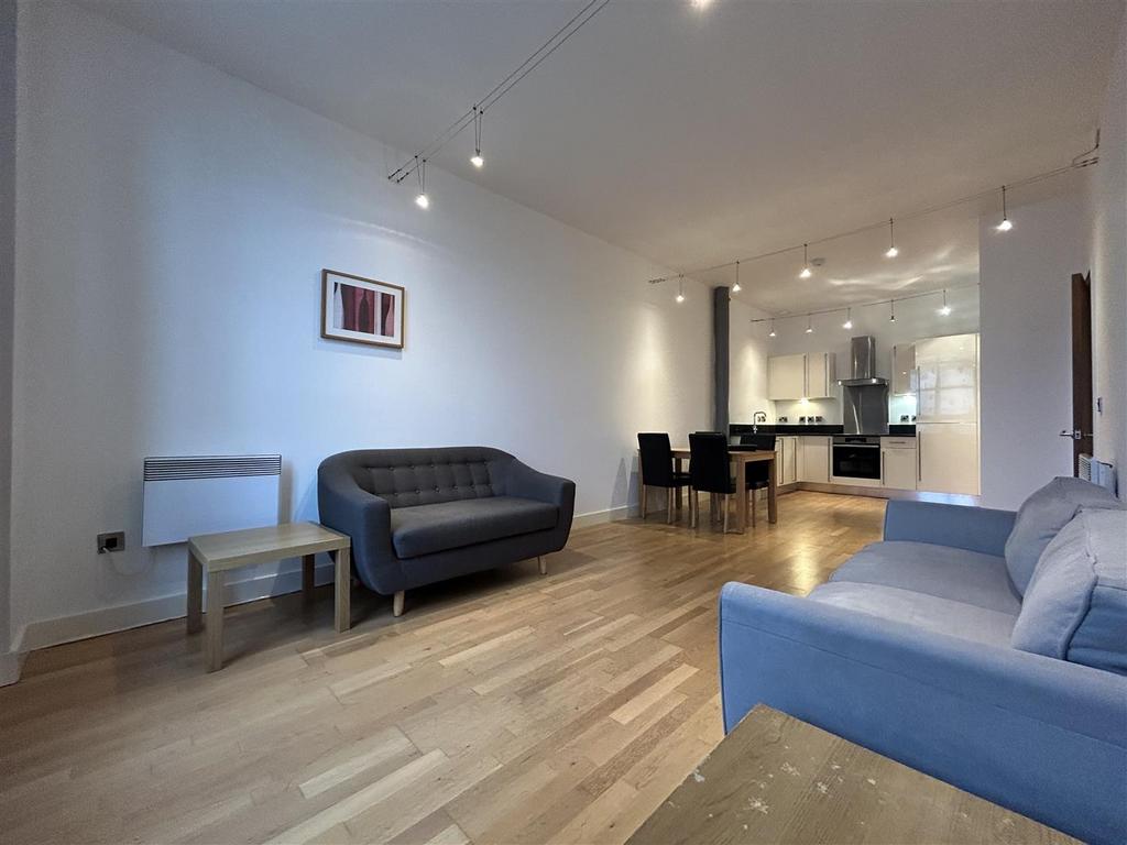 Livingroom (4).jpeg