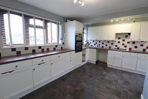 4 bedroom detached house to rent, Somerby Road, Thurnby LE7