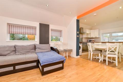 3 bedroom maisonette for sale, Brighton Road, Coulsdon, Surrey