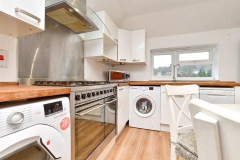 3 bedroom maisonette for sale, Brighton Road, Coulsdon, Surrey