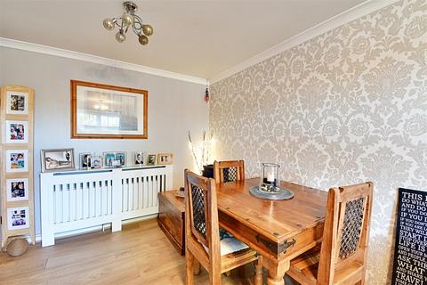 2 bedroom apartment for sale, Nags Head Close, Hertford SG13