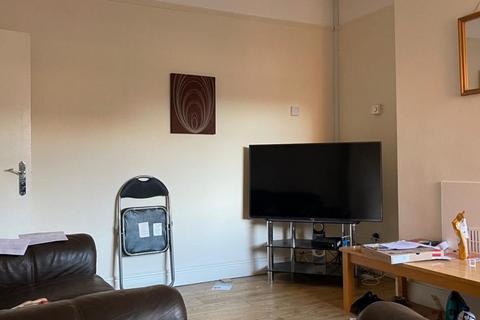 5 bedroom end of terrace house to rent, Nottingham NG7