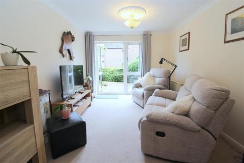 1 bedroom retirement property for sale, Davis Court, Marlborough Road, St. Albans