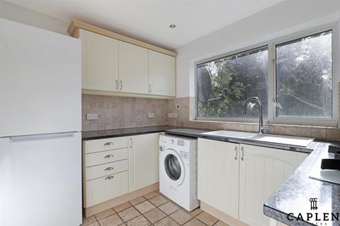 2 bedroom apartment to rent, Station Way, Buckhurst Hill, IG9 6LN