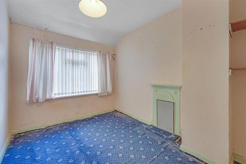 69 Highgrove Road, Dagenham, RM8 2HJ