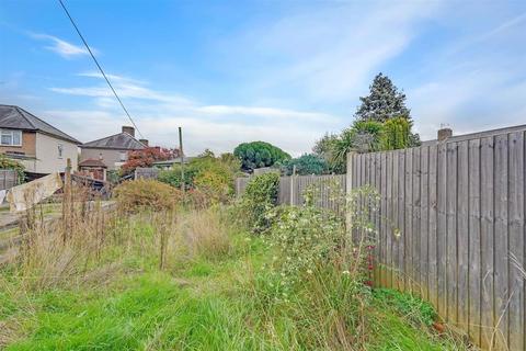 69 Highgrove Road, Dagenham, RM8 2HJ