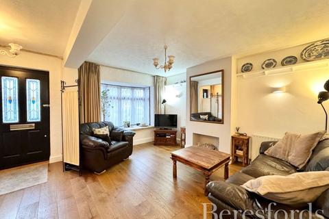 2 bedroom terraced house for sale, Benets Road, Hornchurch, RM11