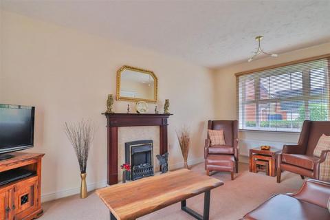 5 Betts Close, Hadleigh, Ipswich, IP7 6DW