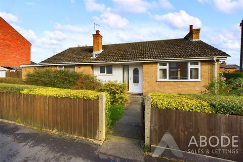 2 bedroom detached bungalow to rent, Alma Street, Melbourne DE73