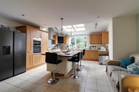 4 bedroom detached house for sale, Glebe Close, Frampton On Severn