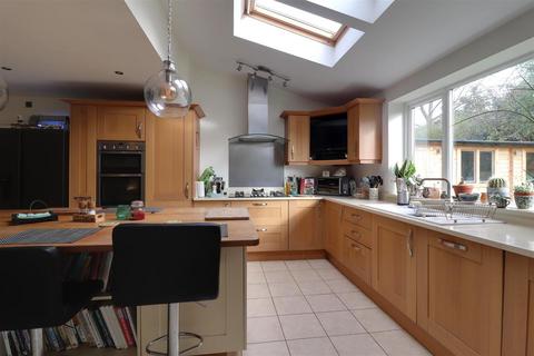 4 bedroom detached house for sale, Glebe Close, Frampton On Severn