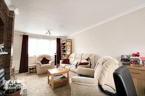 3 bedroom terraced house for sale, Queensway, Sheerness