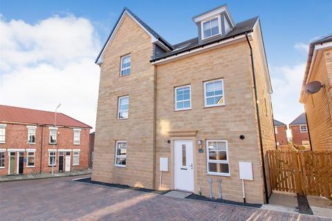 3 bedroom townhouse to rent, Dandelion Drive, Cramlington, Newcastle Upon Tyne