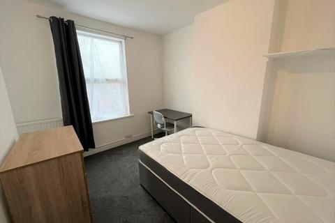 1 bedroom in a house share to rent, Lenton Boulevard, Nottingham NG7