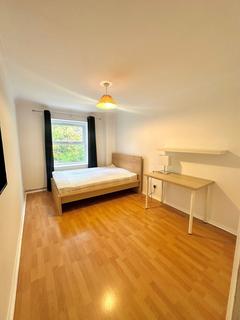 1 bedroom in a house share to rent, Sewardstone Road,  London, E2