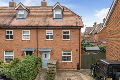 3 bedroom end of terrace house for sale, Locks Yard, Headcorn, Ashford