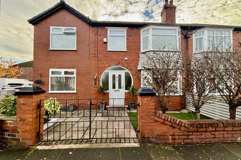 4 bedroom semi-detached house for sale, Granada Road, Denton