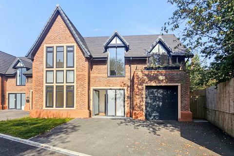 4 bedroom detached house for sale, Scholar Green ST7