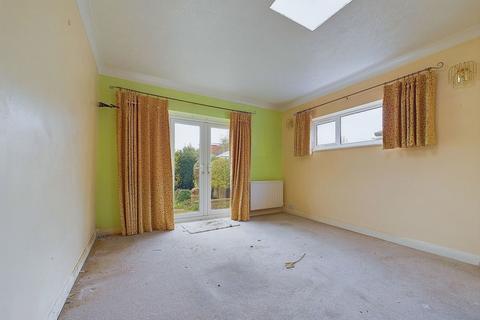 2 bedroom semi-detached bungalow for sale, North Farm Road, Lancing