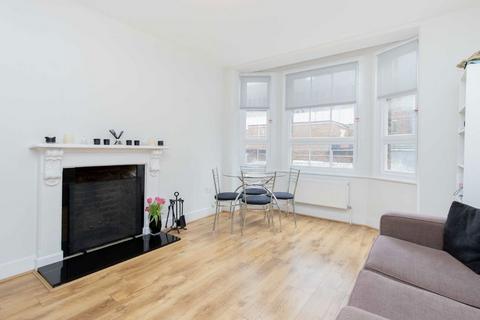 1 bedroom flat to rent, Gilbert Street, London W1K