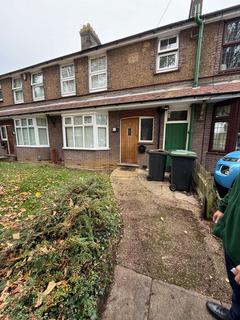 3 bedroom semi-detached house to rent, Luton, LU4