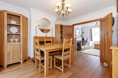 117 Congreve Road, Worthing, BN14 8EN