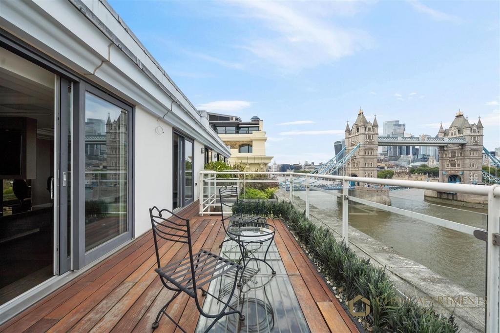 Butlers Wharf SE1 2 YE-17.jpg