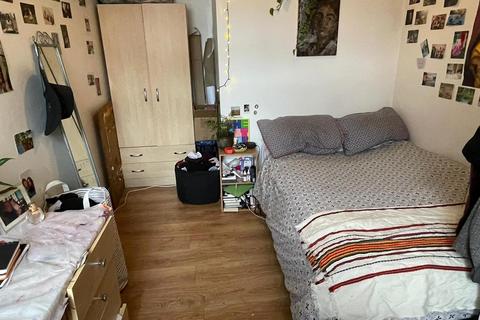 5 bedroom private hall to rent, Standish Road (11), Fallowfield, Manchester