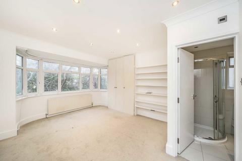 4 bedroom house to rent, Ellesmere Road, London W4