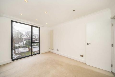 4 bedroom house to rent, Ellesmere Road, London W4