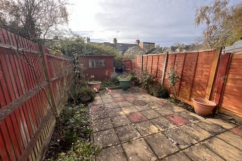 2 bedroom house to rent, Redwood Way, Barnet, EN5