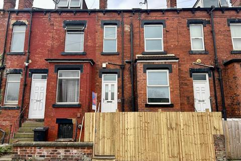 2 bedroom terraced house to rent, Cow Close Road, Leeds