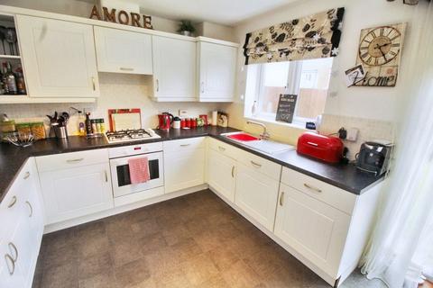 4 bedroom terraced house for sale, Hill Rise, Washington Village, Washington, Tyne and Wear, NE38 7HL