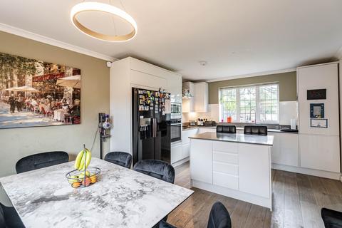 43 Hyde Green, Beaconsfield, HP9 2EP