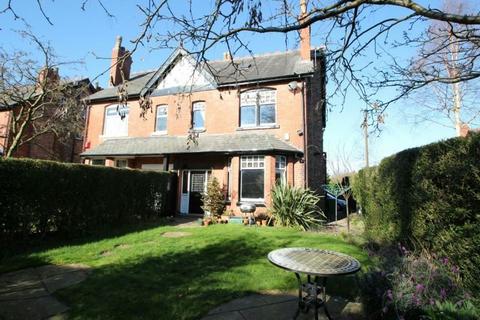 5 bedroom semi-detached house to rent, Priory Road, Sale, M33 2BS